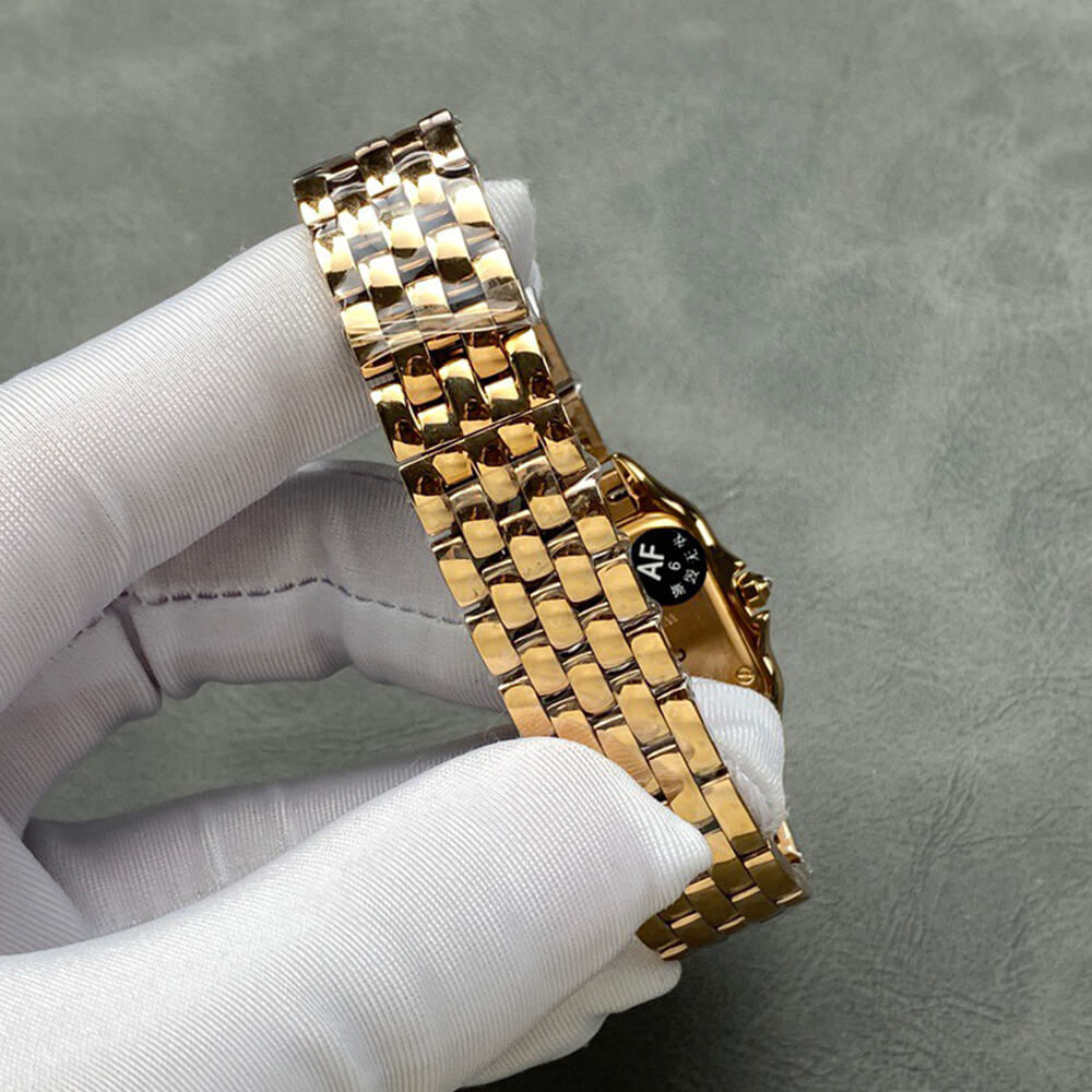 Ca*t1er Panthere Medium Watch