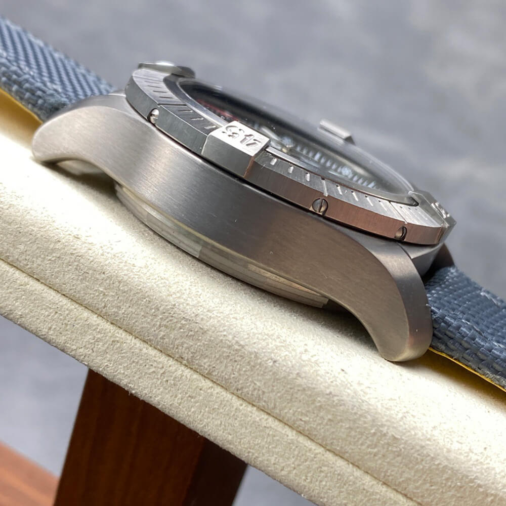 Breitling Avenger Bandit 45