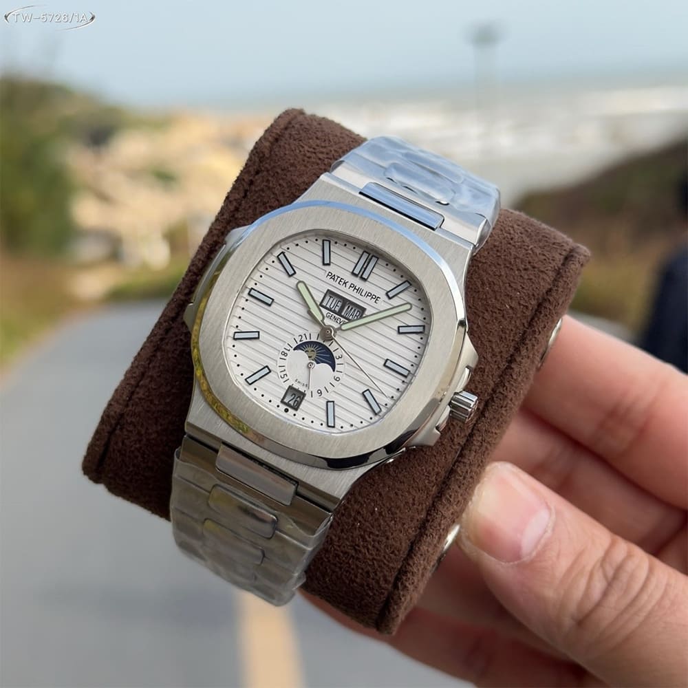Pat*k Phi1i*pe Nautilus 5726