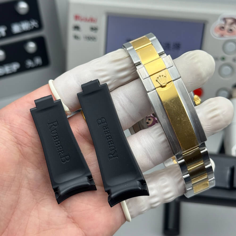 R01ex Submariner Labubu