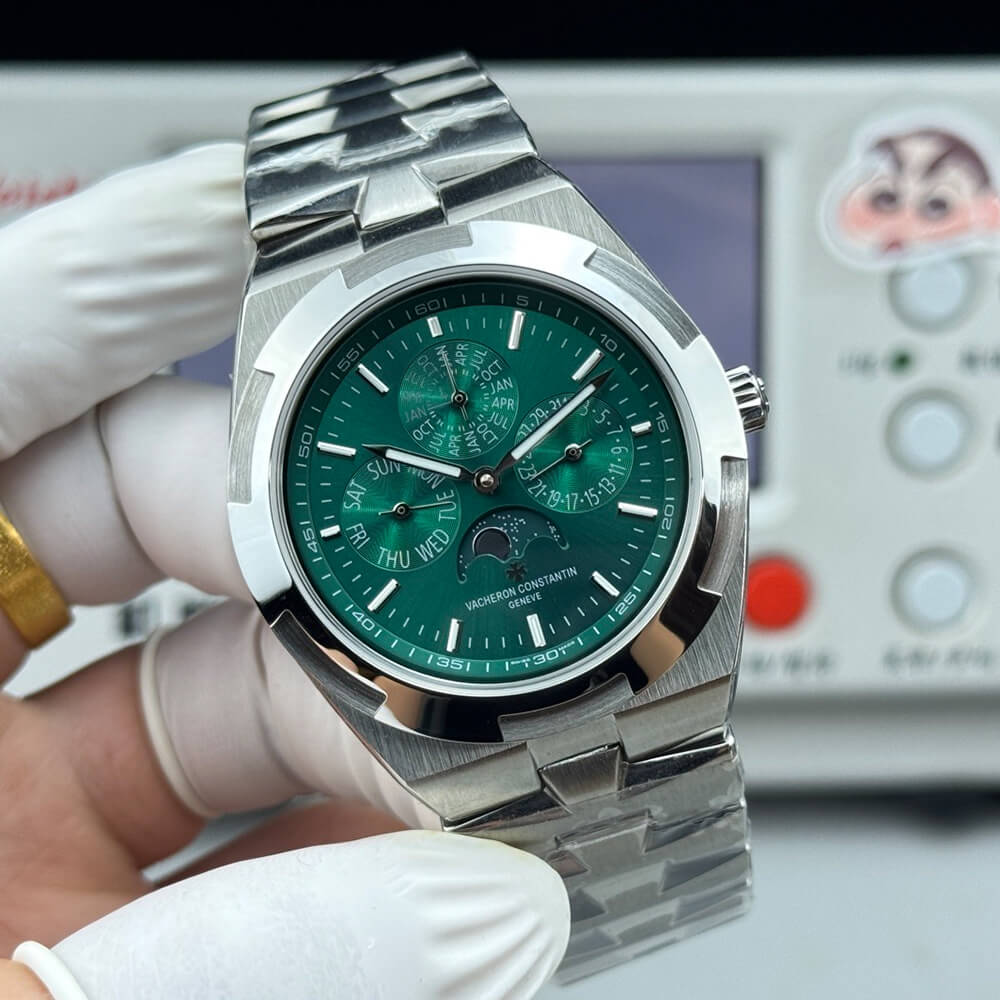 Vacheron C0nstan1n Overseas Chronograph
