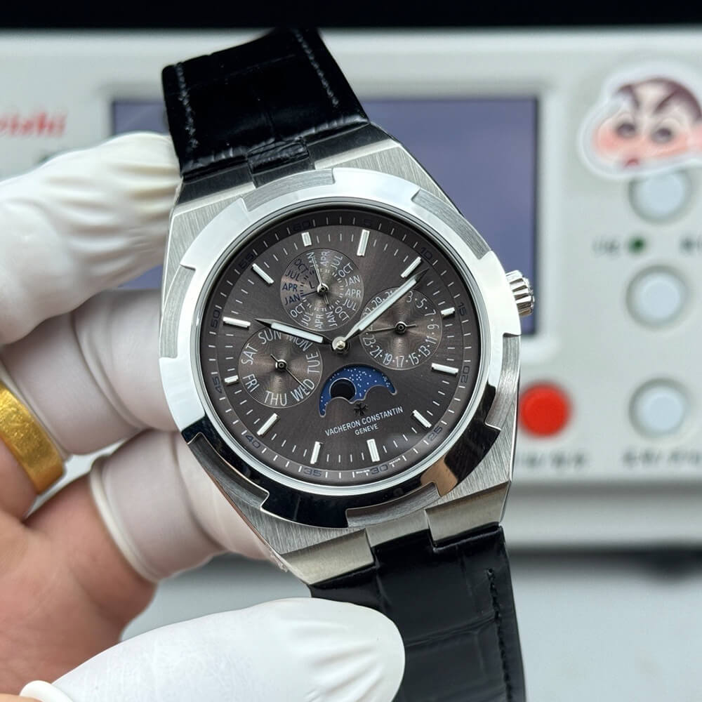 Vacheron C0nstan1n Overseas Chronograph