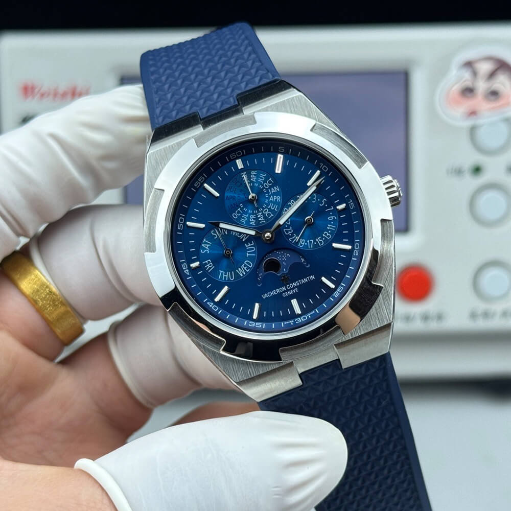 Vacheron C0nstan1n Overseas Chronograph