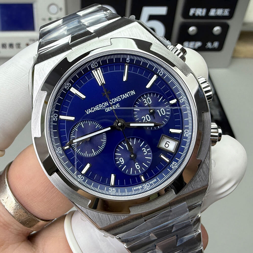 Vacheron C0nstan1n Overseas Chronograph