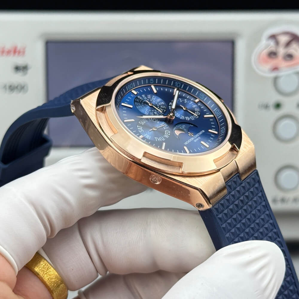Vacheron C0nstan1n Overseas Chronograph