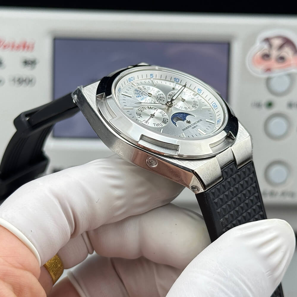 Vacheron C0nstan1n Overseas Chronograph