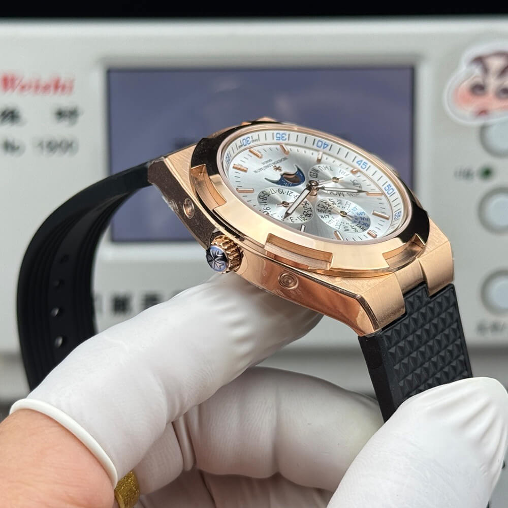 Vacheron C0nstan1n Overseas Chronograph