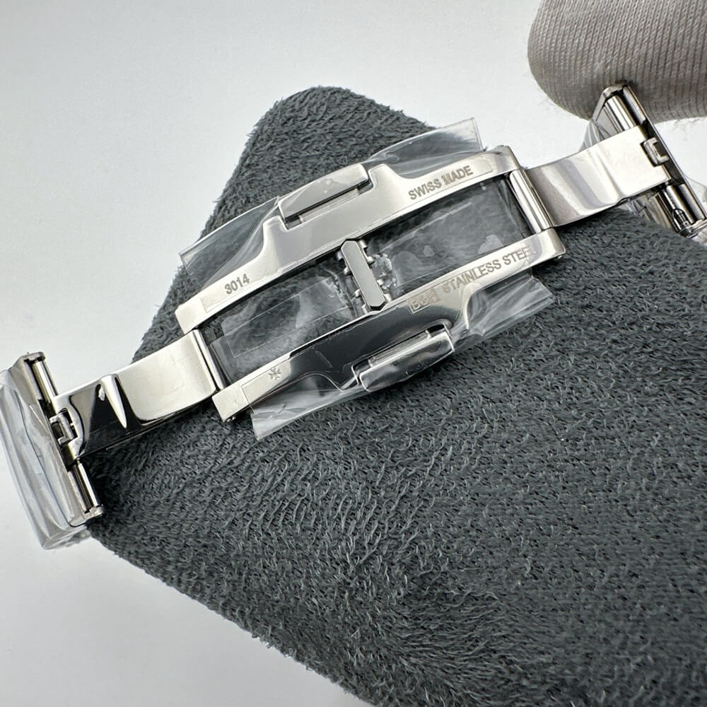 Vacheron C0nstan1n Overseas dual time