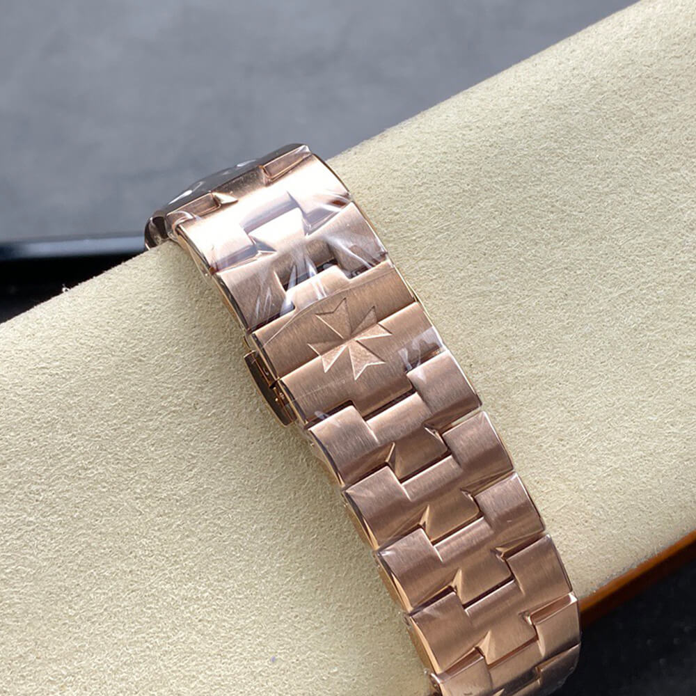 Vacheron C0nstan1n Overseas dual time