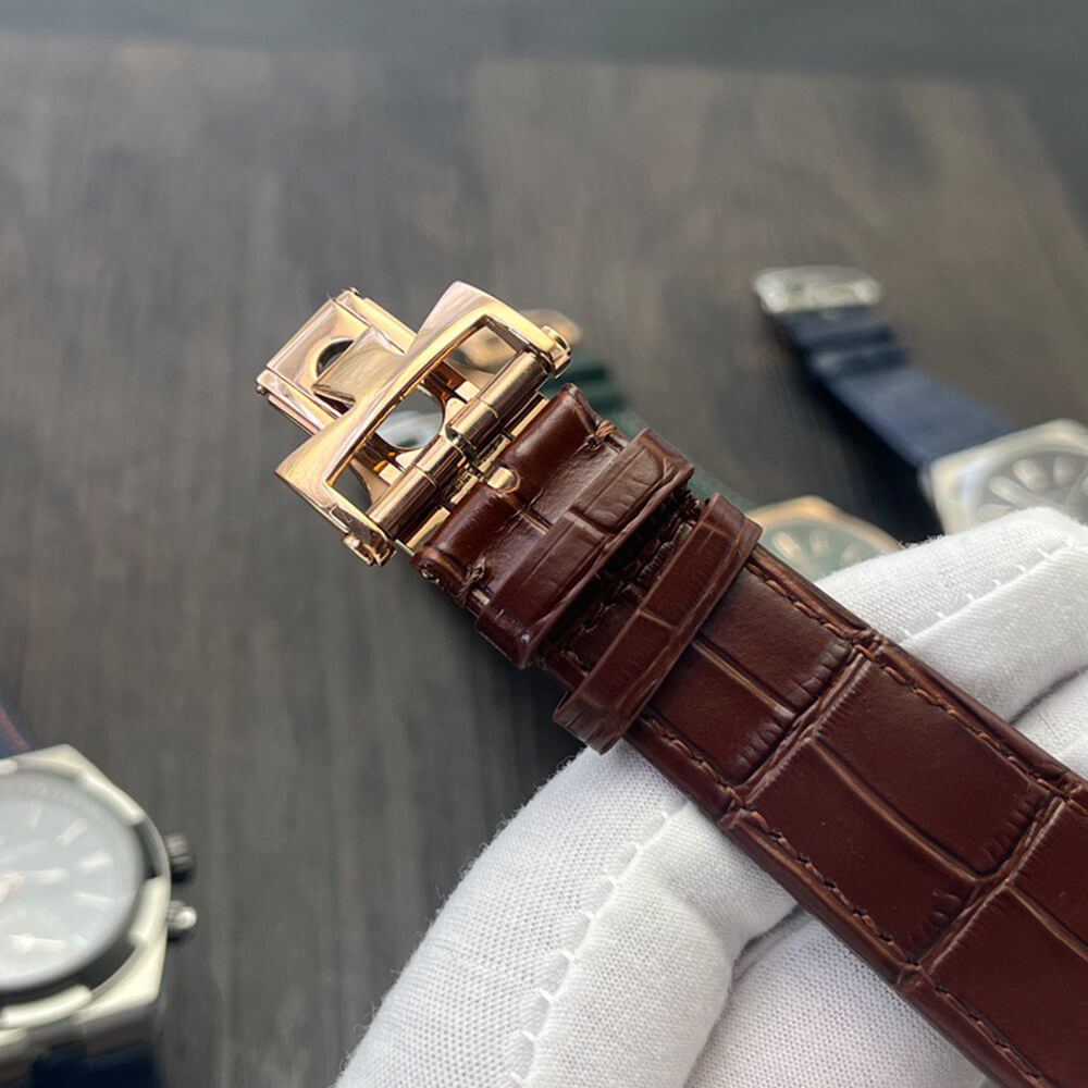 Vacheron C0nstan1n Overseas dual time