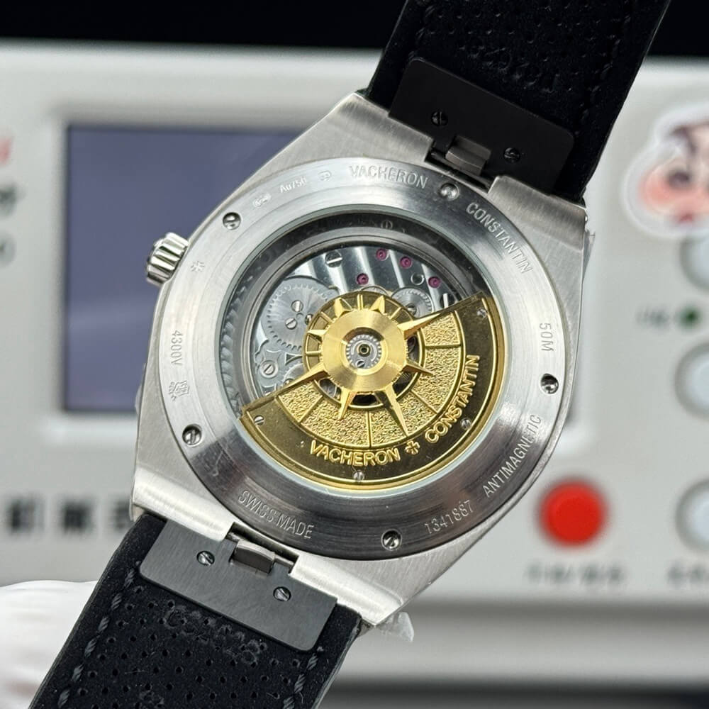 Vacheron C0nstan1n Overseas Chronograph
