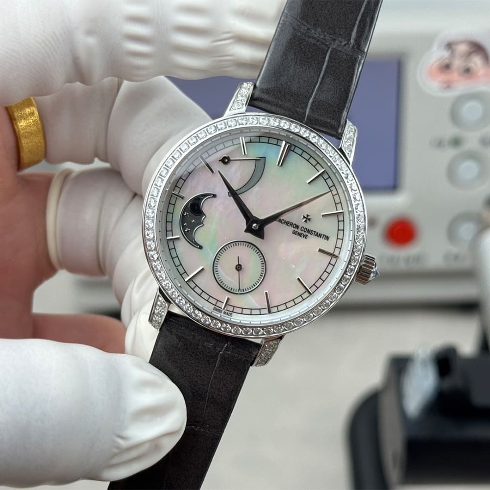 Vacheron C0nstan1n Traditionnelle Moon phase