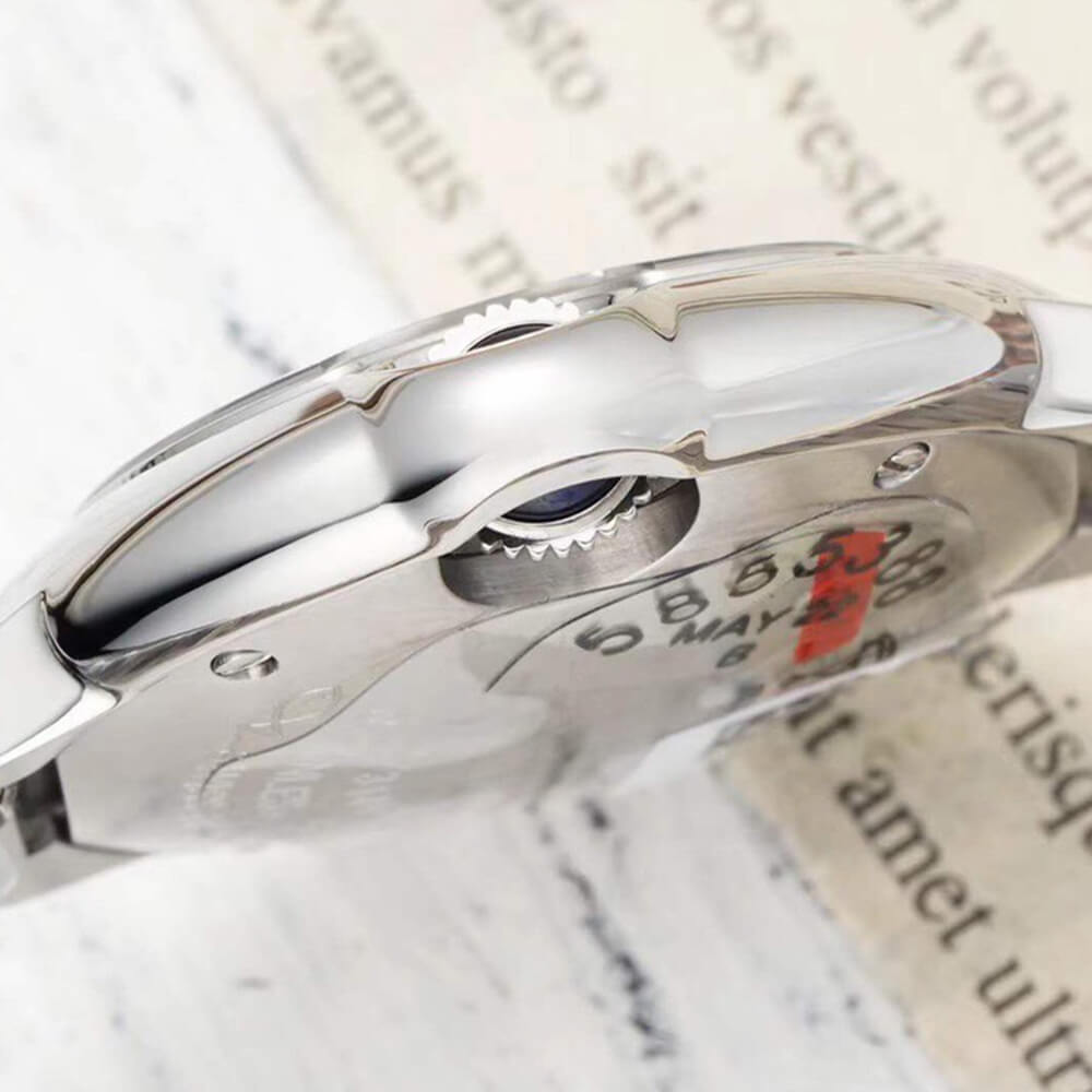 Ca*t1er 28mm Ballon Bleu de Ca*t1er watch