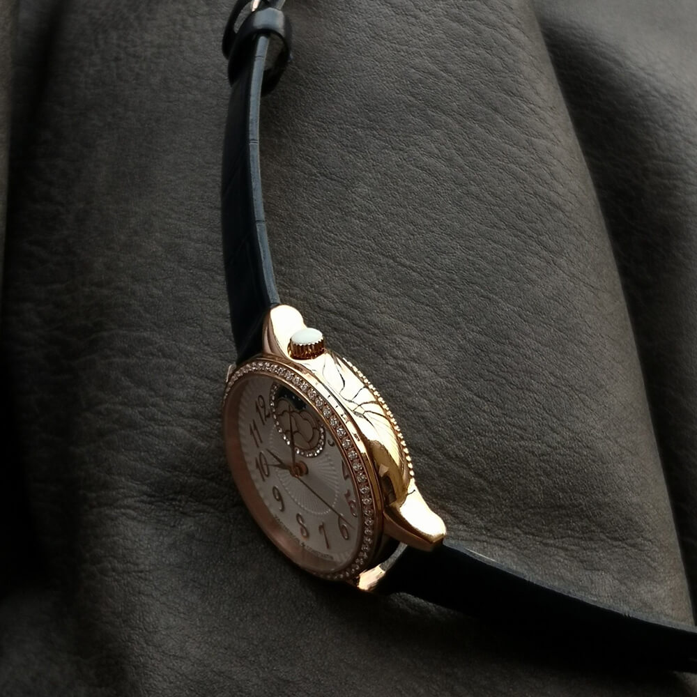 Vacheron C0nstan1n Egerie Moon phase