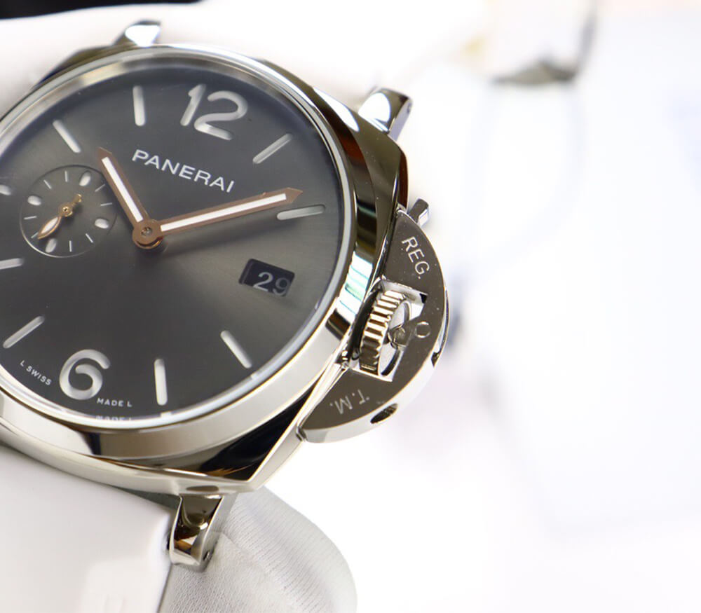 Pa*e*a1 LUMINOR Due 42mm