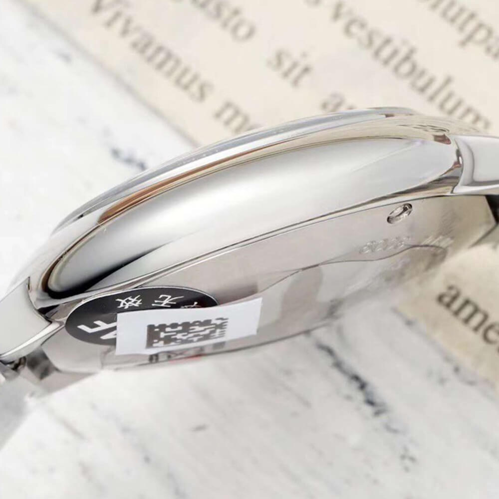 Ca*t1er 28mm Ballon Bleu de Ca*t1er watch