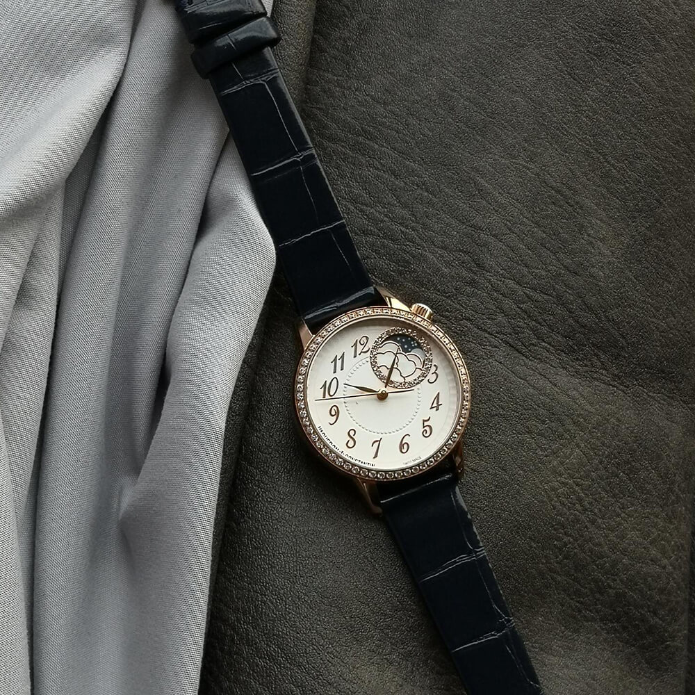 Vacheron C0nstan1n Egerie Moon phase