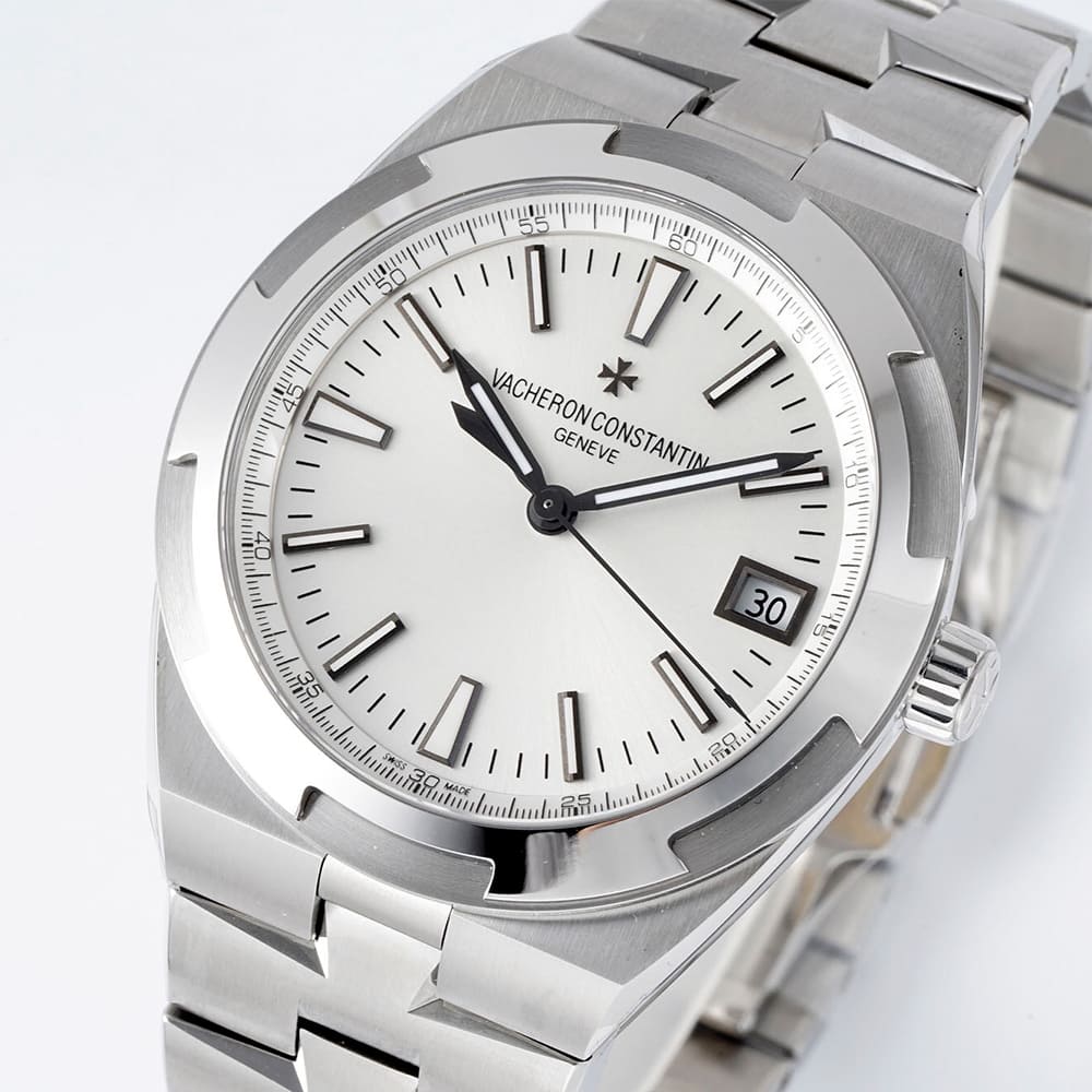 Vacheron C0nstan1n Overseas Self-winding