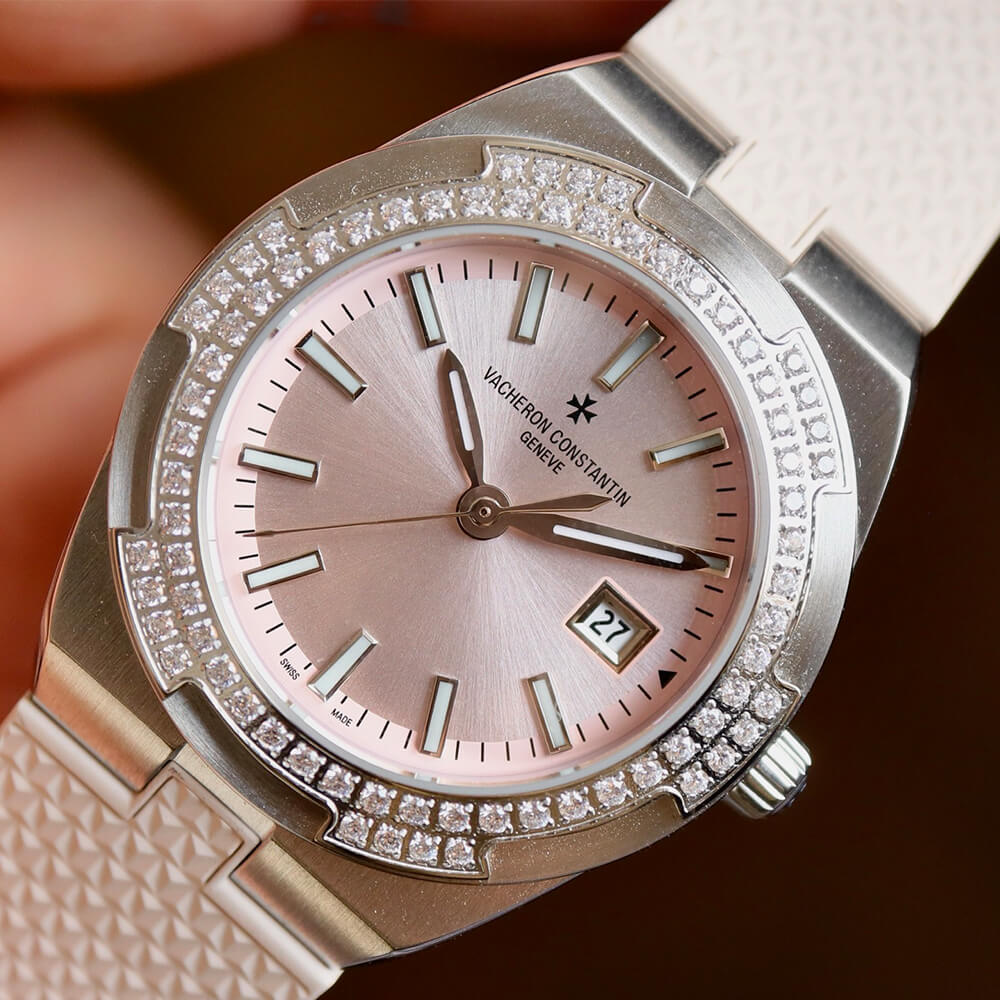 Vacheron C0nstan1n Overseas Self-winding