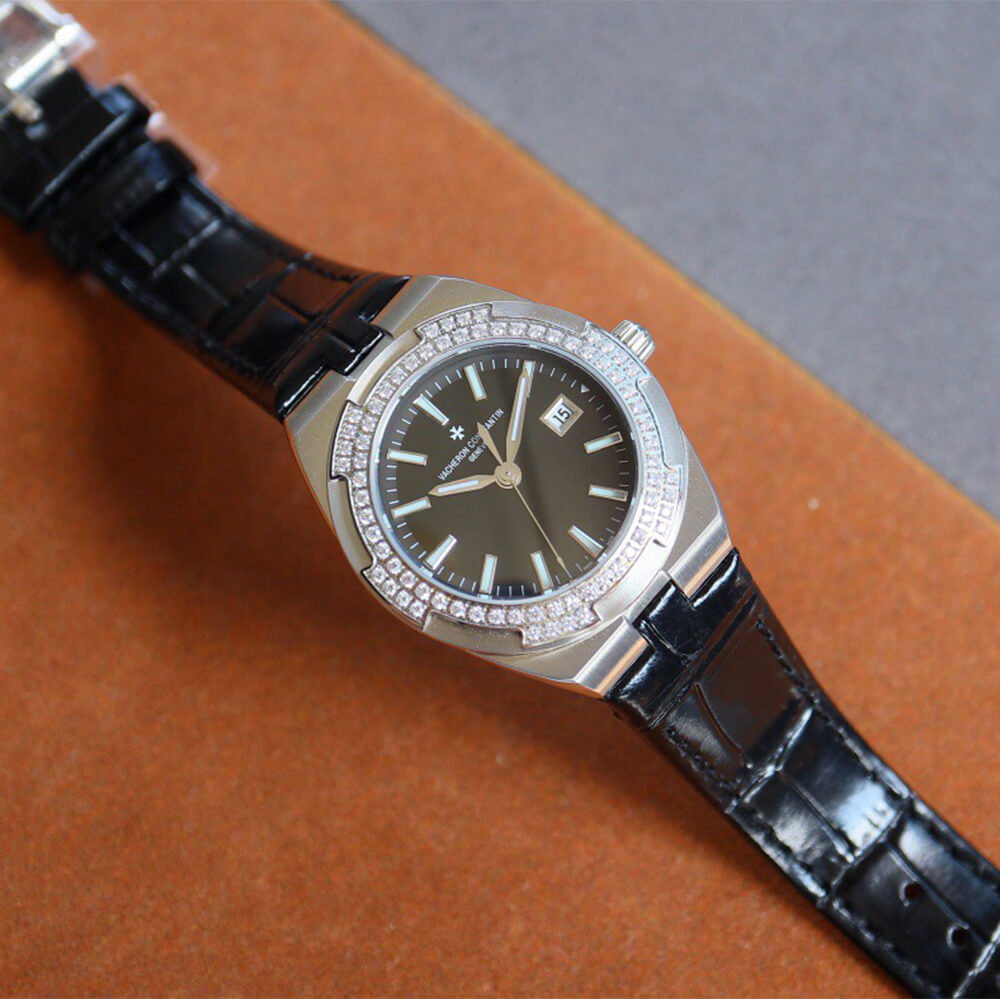 Vacheron C0nstan1n Overseas Self-winding