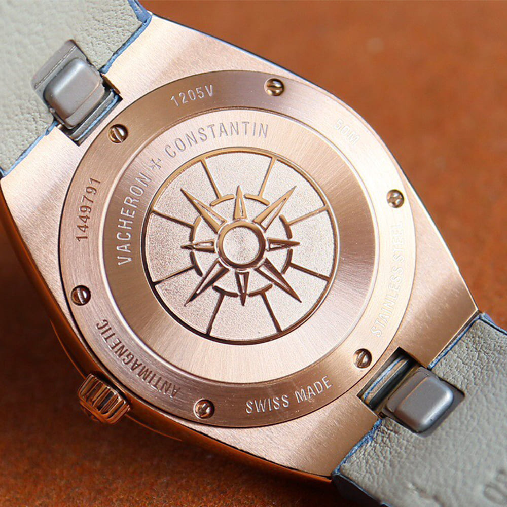 Vacheron C0nstan1n Overseas Self-winding