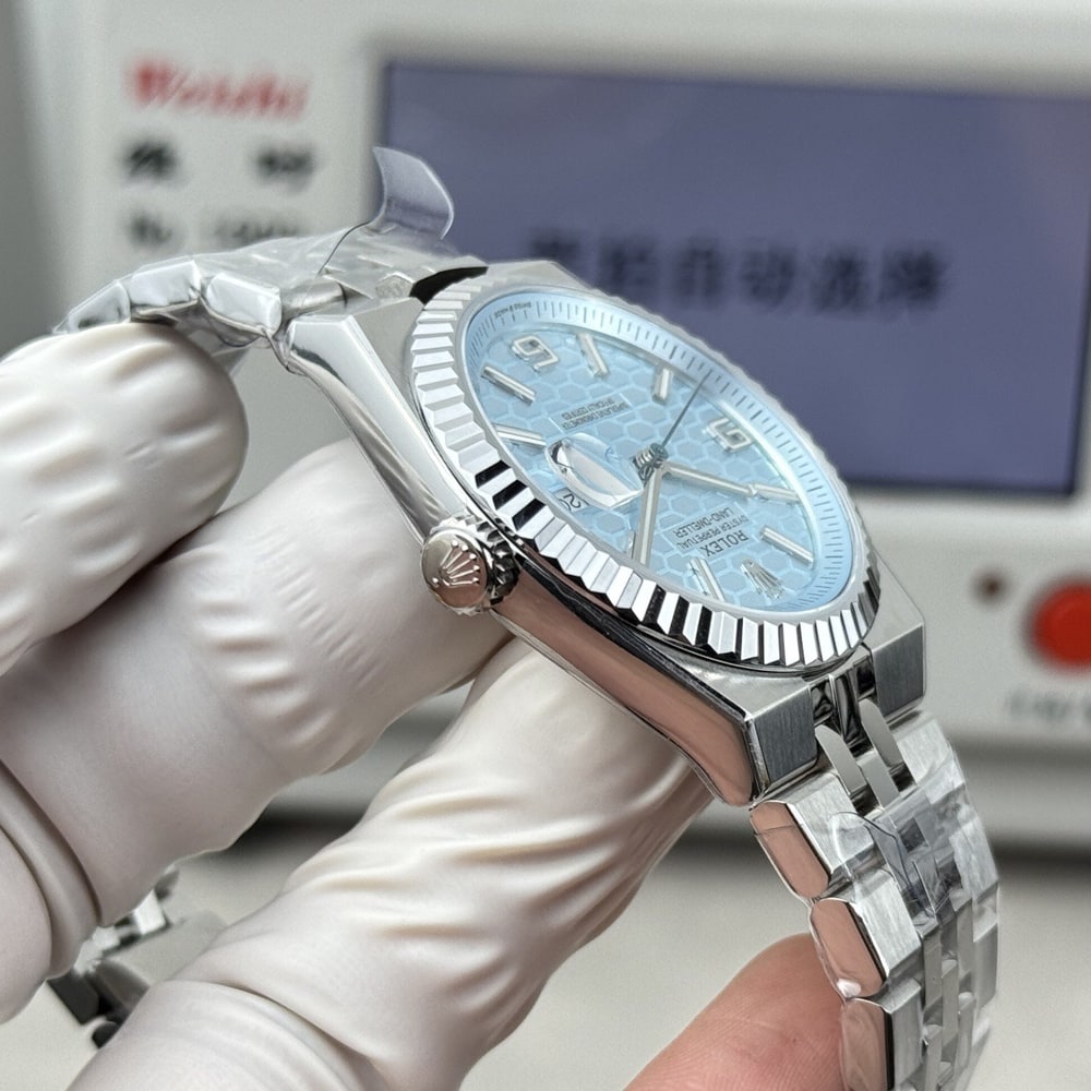 R01ex Land-Dweller 36