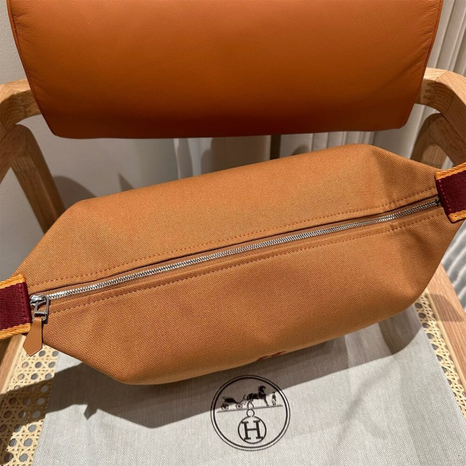 H**me5 toiletery bag