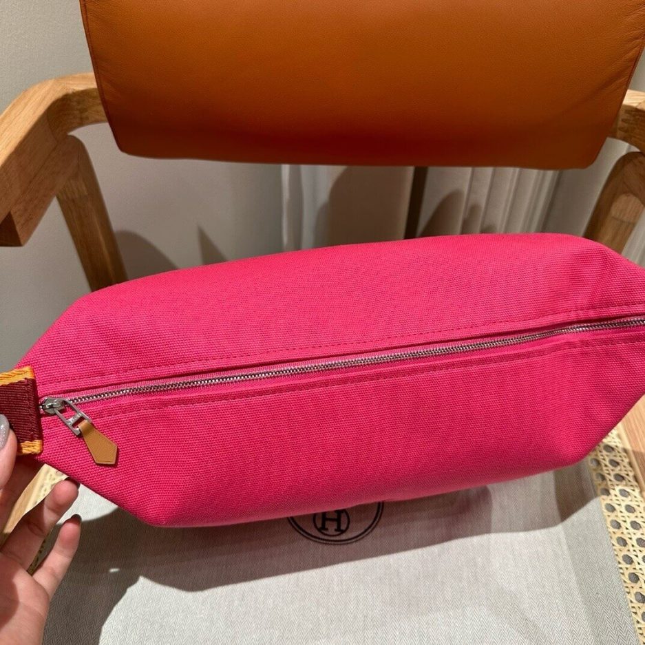 H**me5 toiletery bag