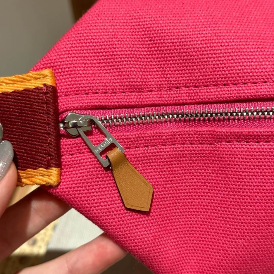 H**me5 toiletery bag
