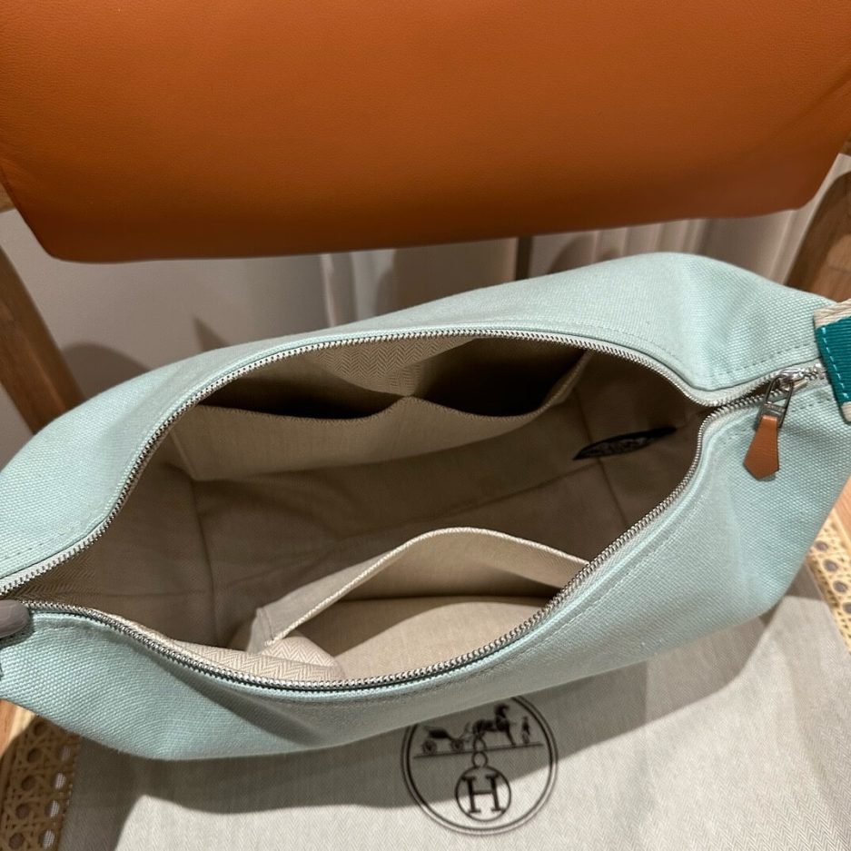 H**me5 toiletery bag