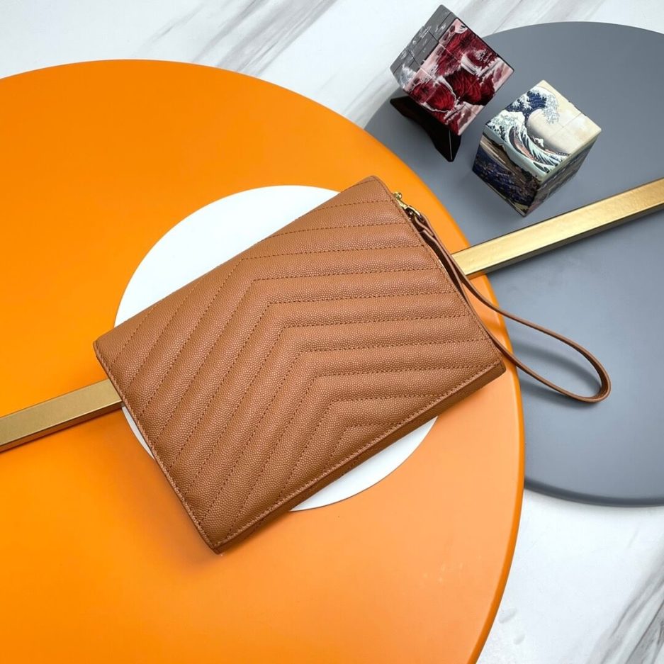 Y51 CASSANDRE matelassé leather flap clutch