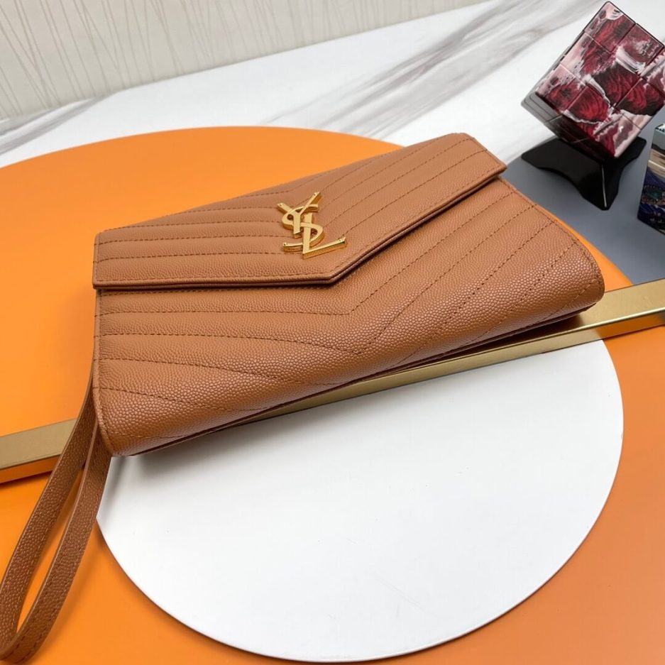 Y51 CASSANDRE matelassé leather flap clutch