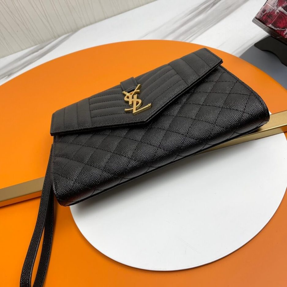 Y51 CASSANDRE matelassé leather flap clutch