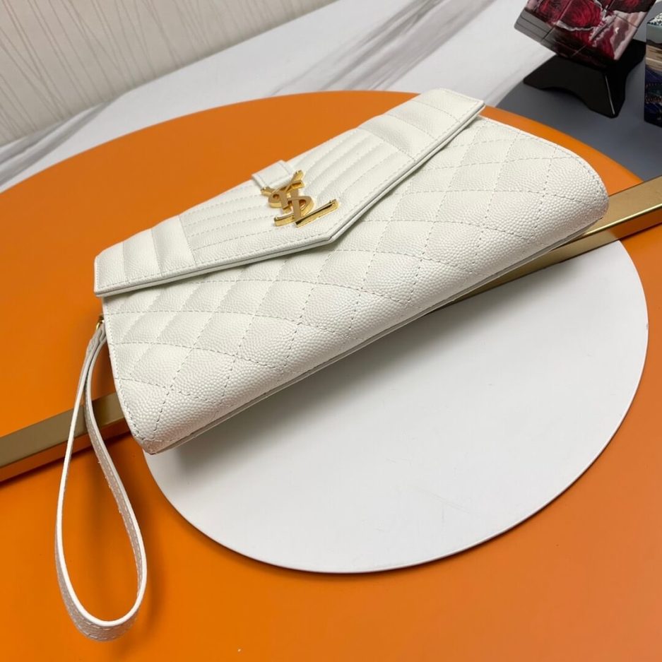 Y51 CASSANDRE matelassé leather flap clutch