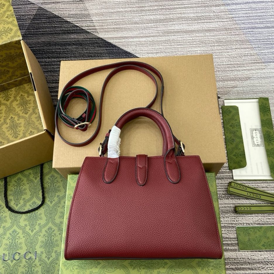 Gvc*1 SMALL TOTE BAG WITH HOOK CLOSURE