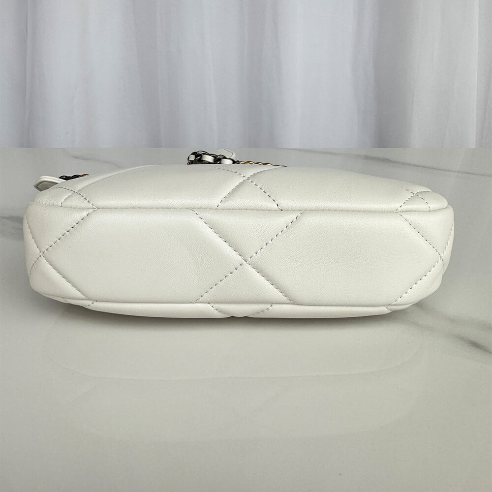 Ch**el 19 chain bag