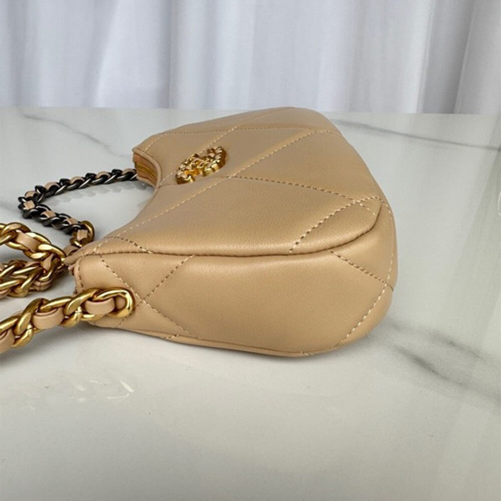 Ch**el 19 chain bag