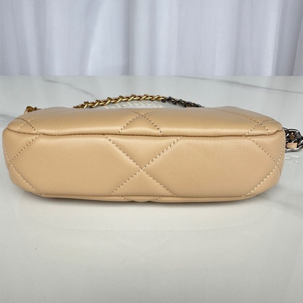 Ch**el 19 chain bag