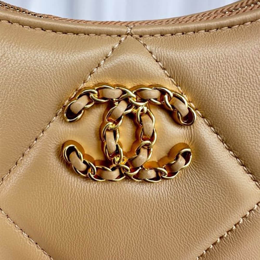 Ch**el 19 chain bag