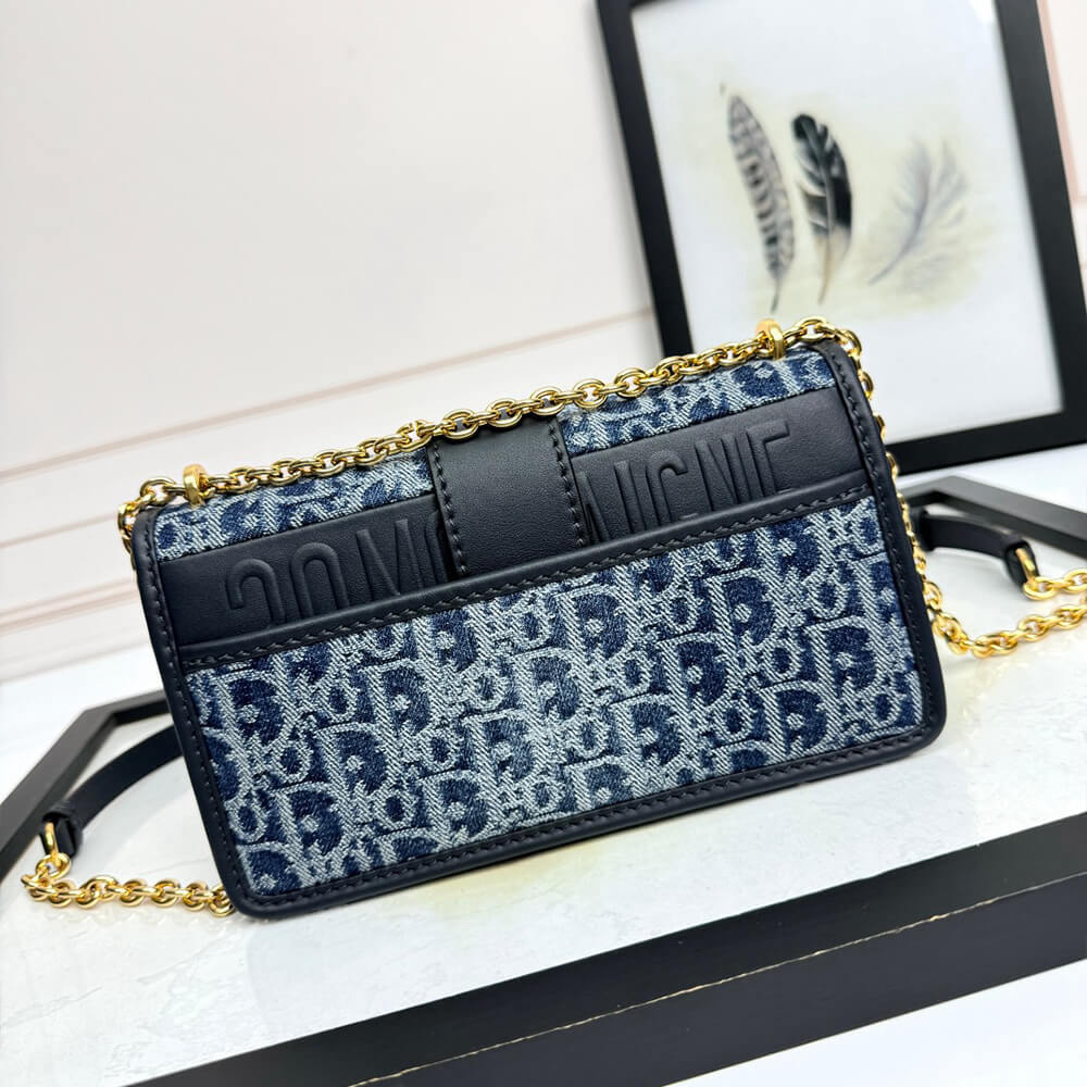 D10r 30 Montaigne East-West Bag with Chain