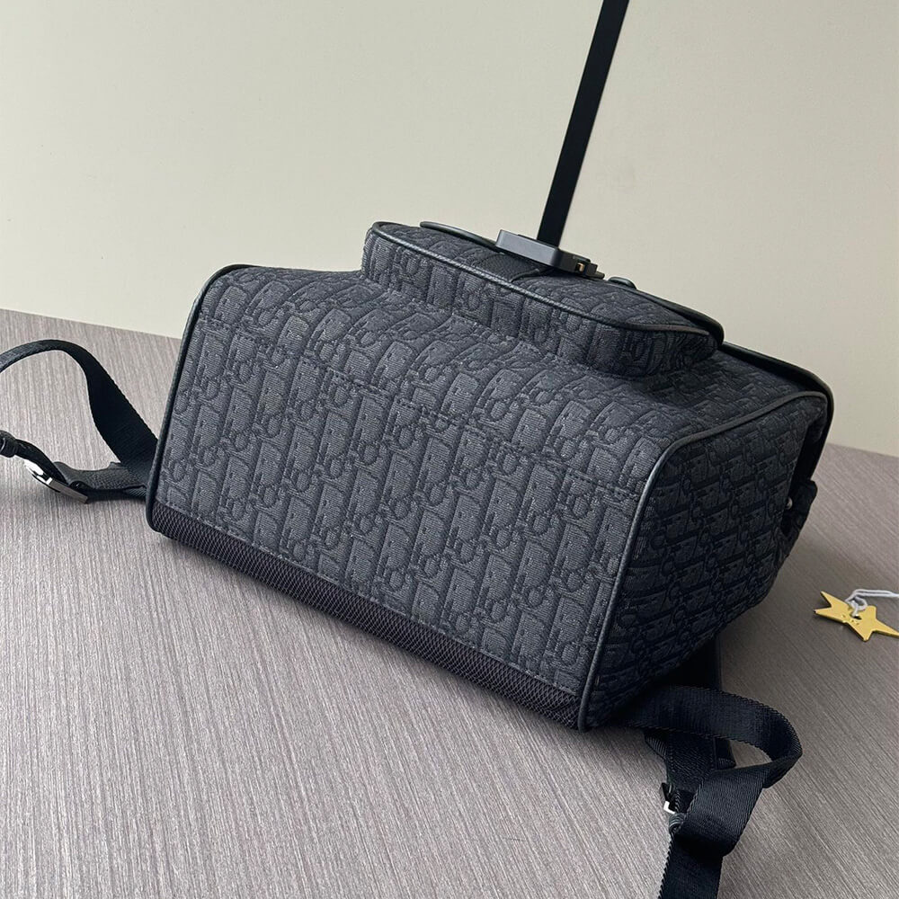 D10r Saddle Backpack with Flap(high-end grade)