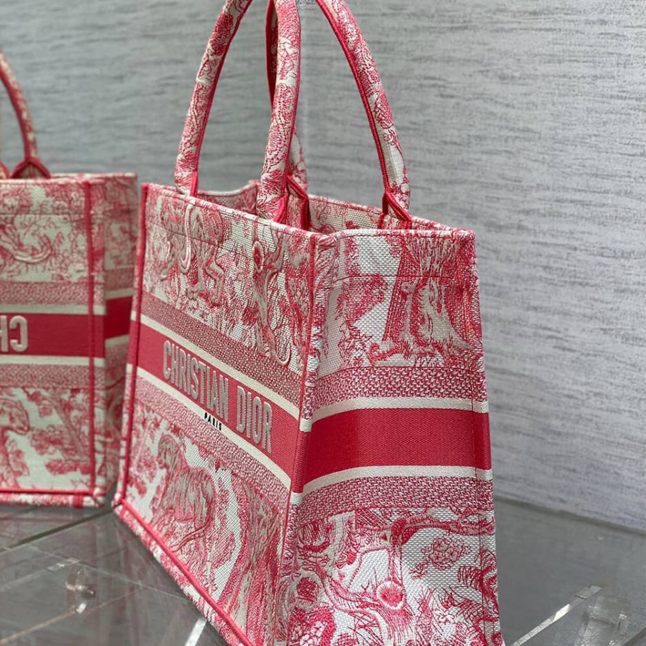 Medium D10r Book Tote