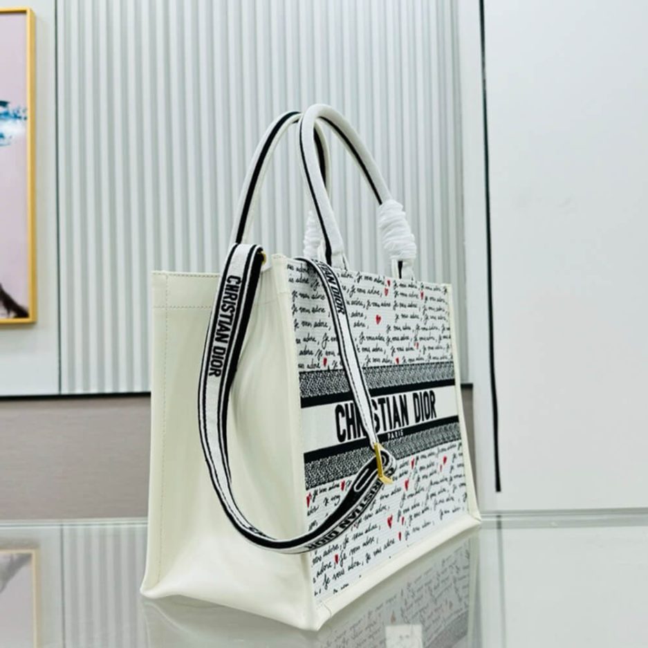 Medium D10r Book Tote