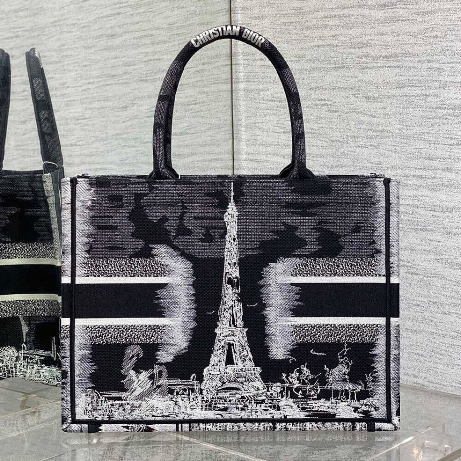 Medium D10r Book Tote