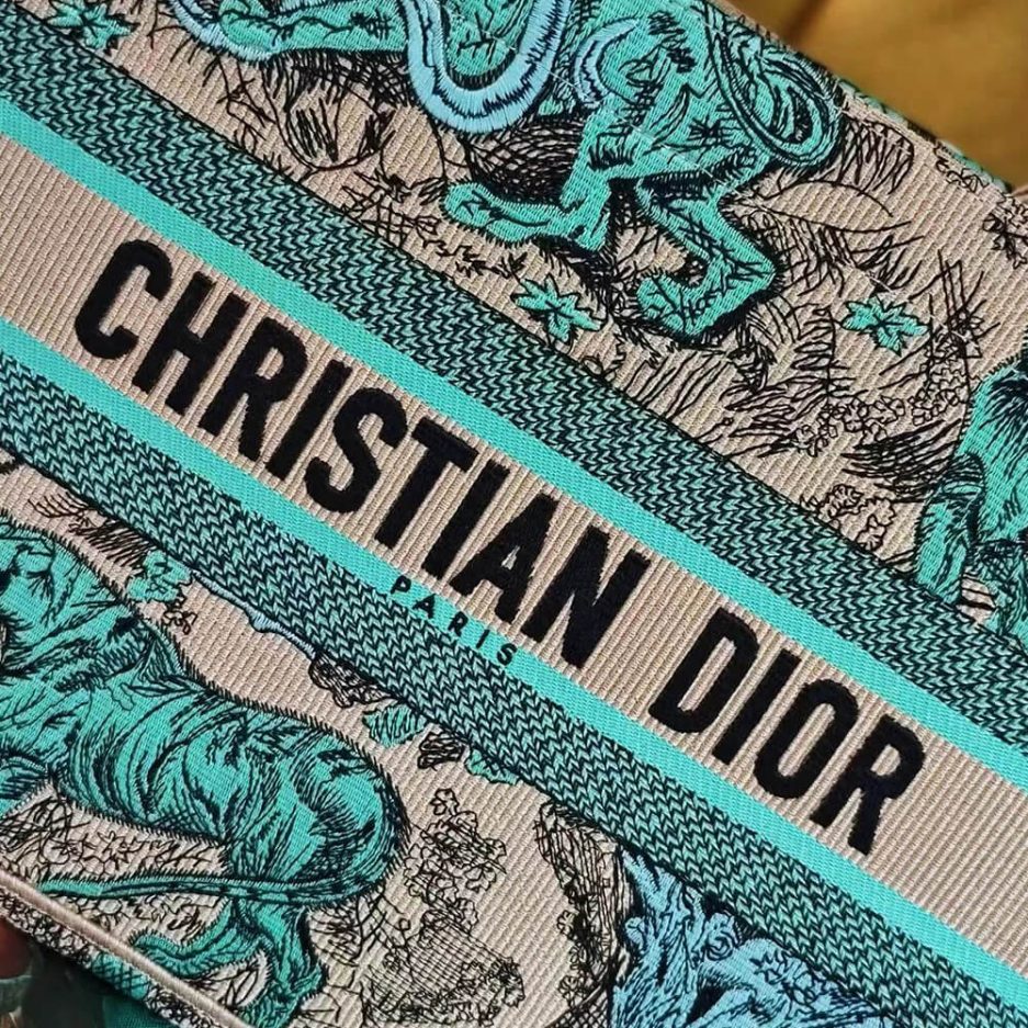 Medium D10r Book Tote