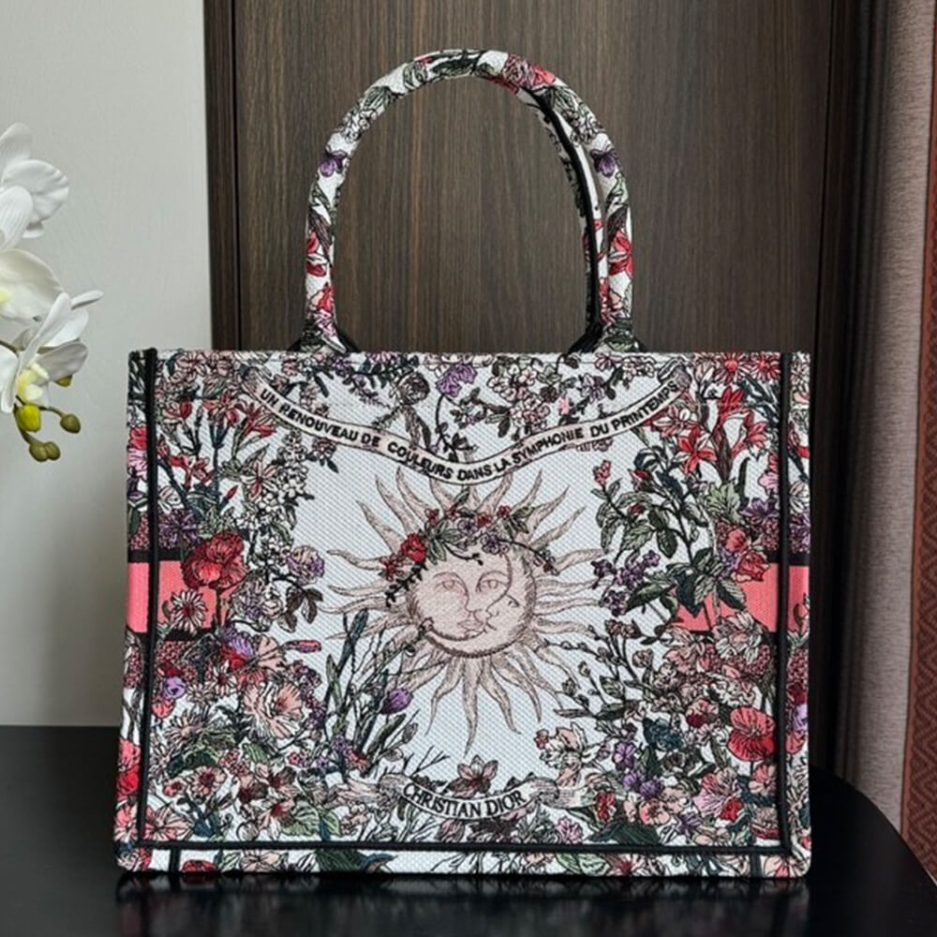 Medium D10r Book Tote