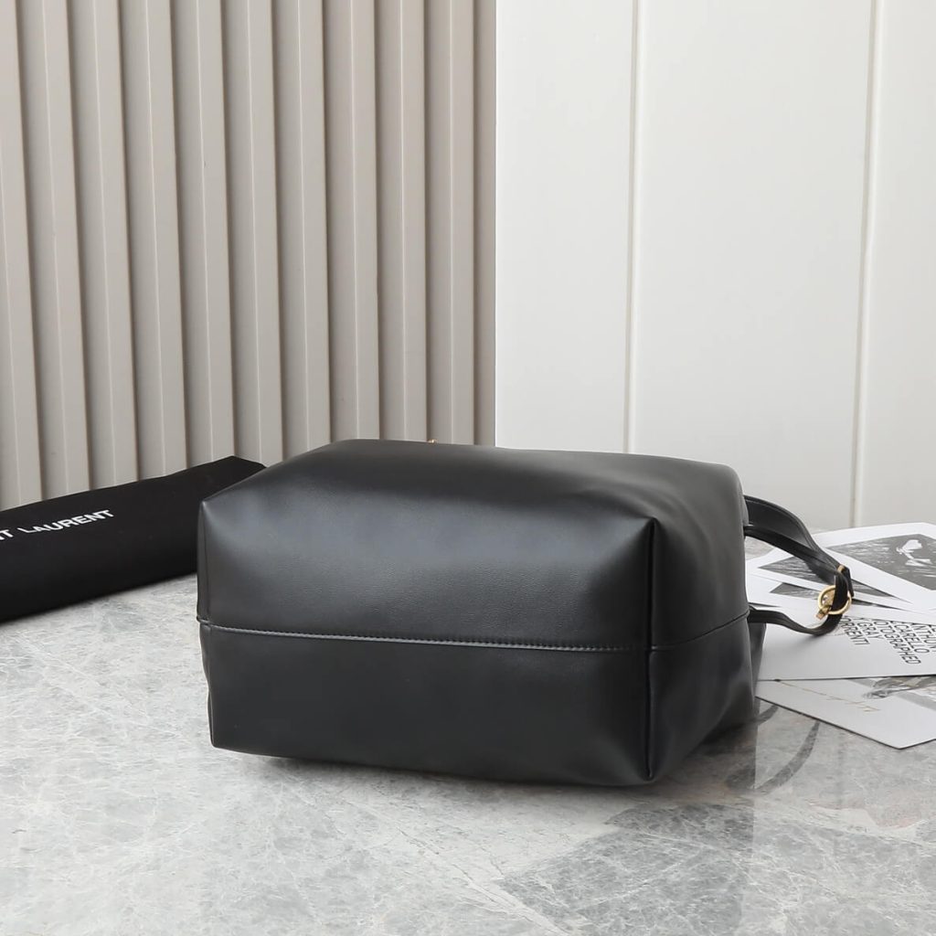 Y51 PARIS VII pochon in lambskin