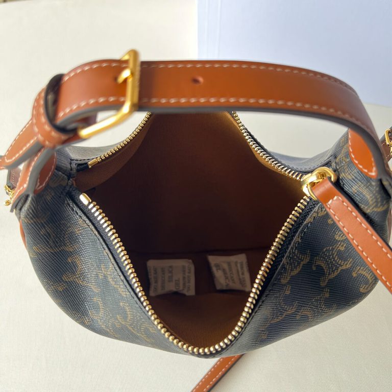 Teen Ce1i*e Lulu IN TRIOMPHE CANVAS AND CALFSKIN
