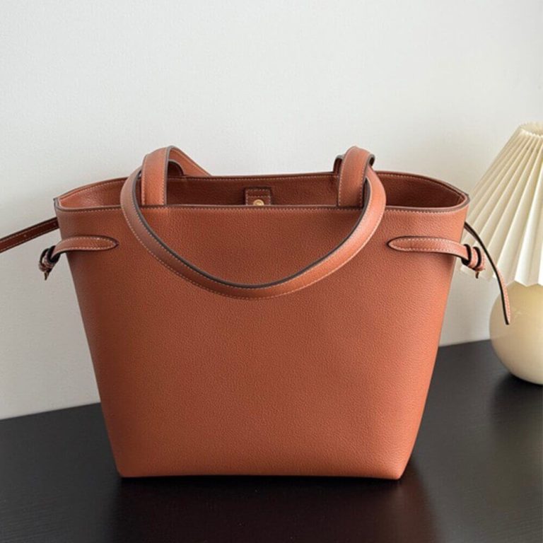 Ce1i*e SMALL CABAS ANAÏS CUIR TRIOMPHE in Grained calfskin