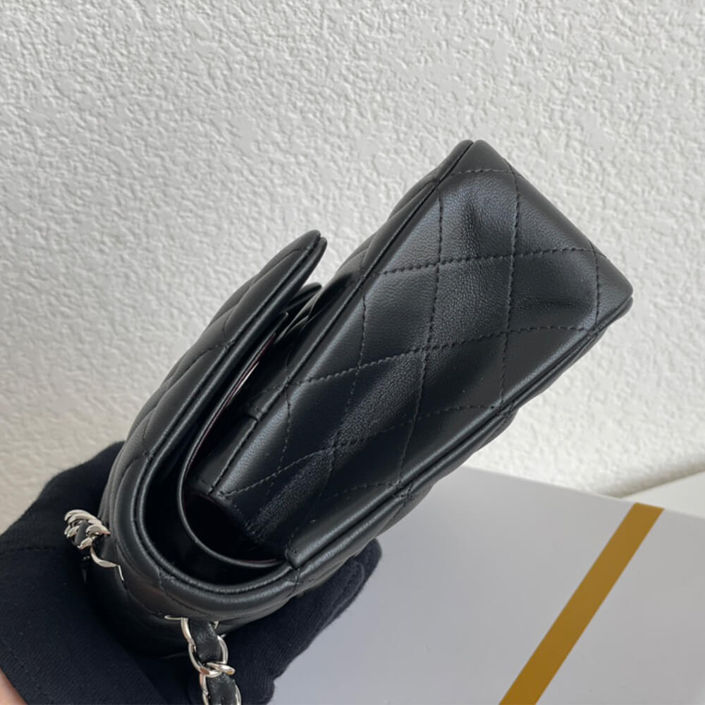 Ch**el Medium Classic Flap Handbag